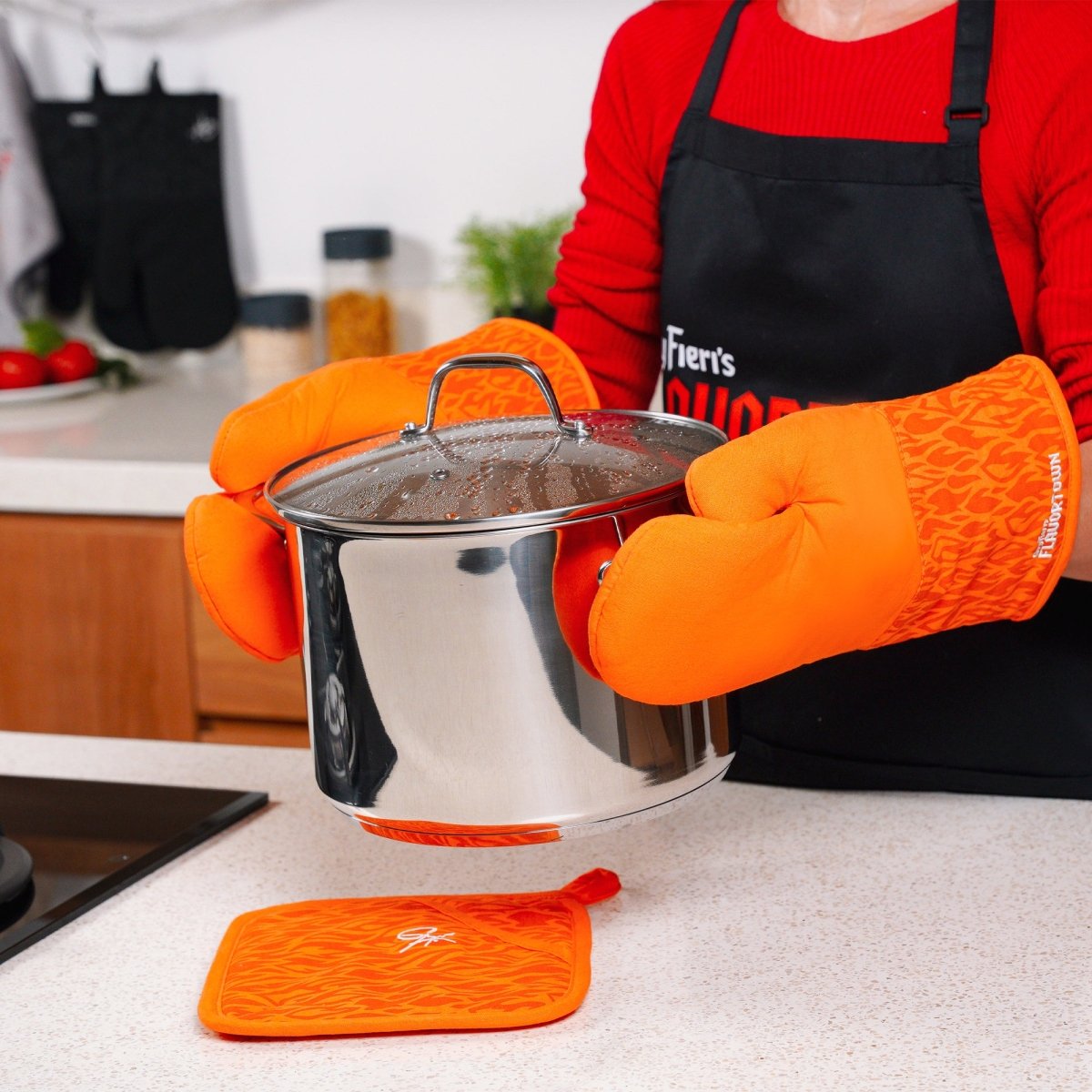 4-Piece Kitchen Set: 2 Flame Oven Mitts and 2 Flame Potholders