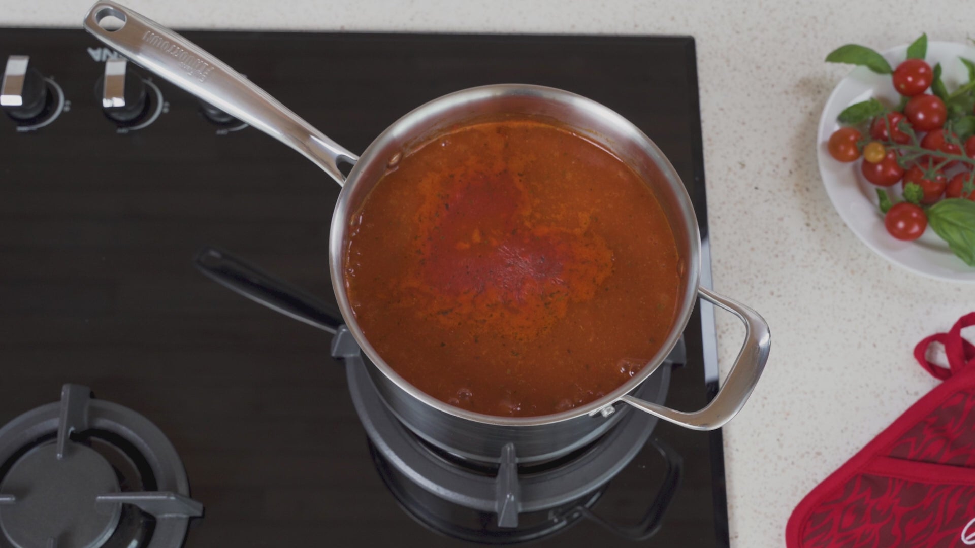 Stainless Steel 3.2qt Saucepan with Glass Lid